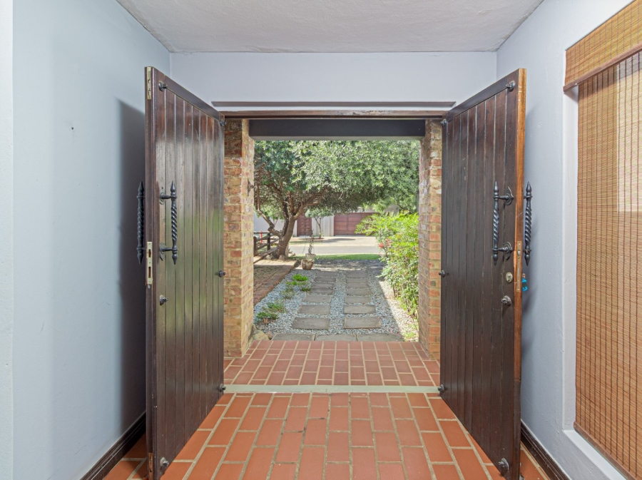 3 Bedroom Property for Sale in The Coves North West